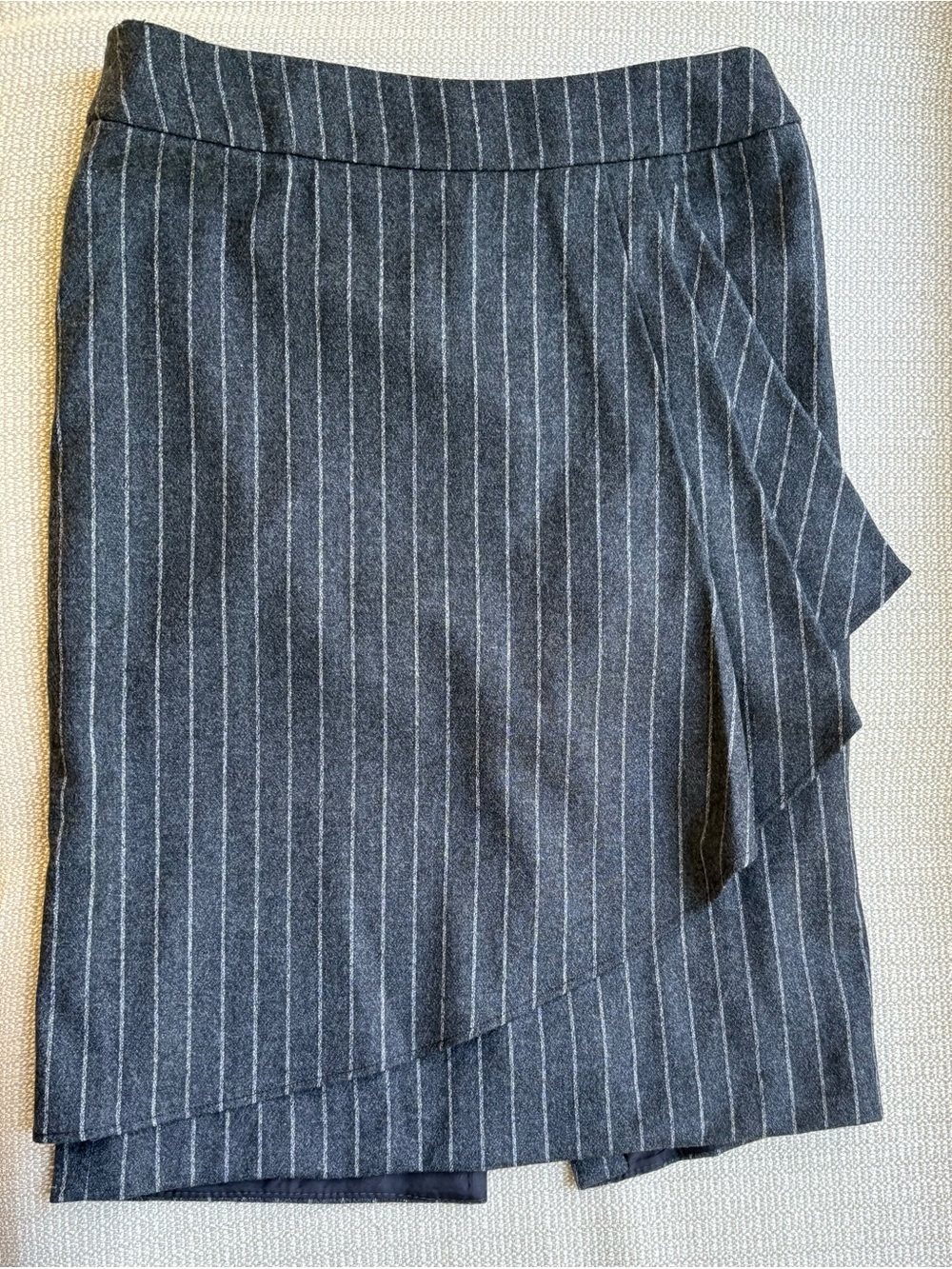 ARMANI Colezzioni Pinstripe Pencil Wool Skirt- Dark Gray. Size 10